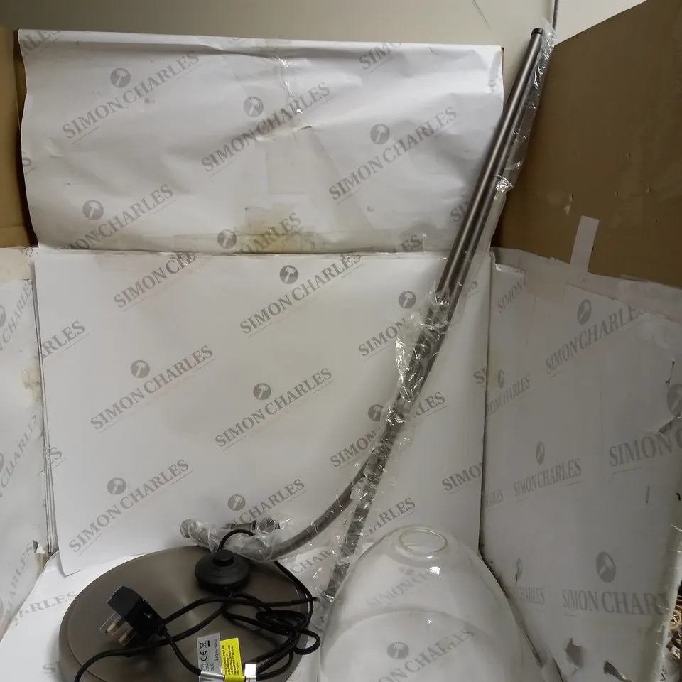 BAY LIGHTING CARTER FLOOR LIGHT