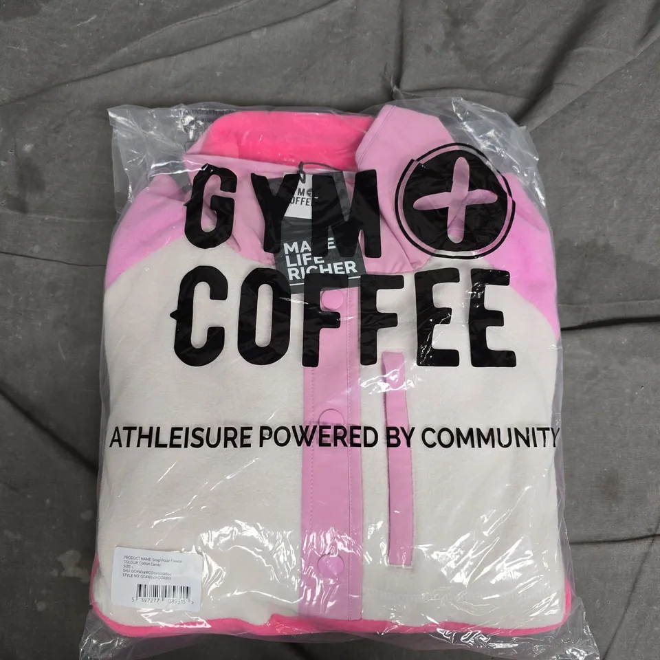 BAGGED GYM+ COFFEE SNAP POLAR FLEECE – COTTON CANDY PINK, SIZE L