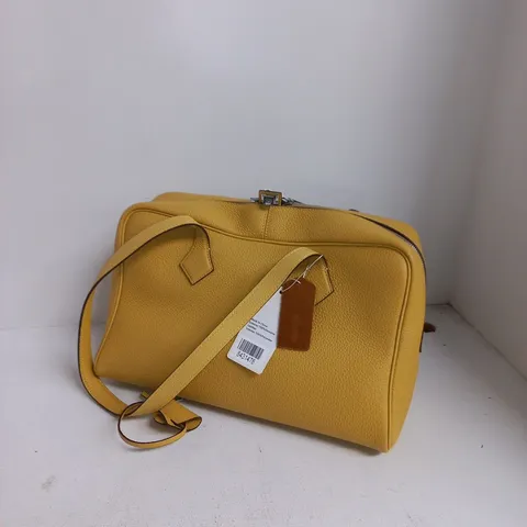 YELLOW LEATHER HANDBAG (WOMEN) – TEXTURED EXTERIOR