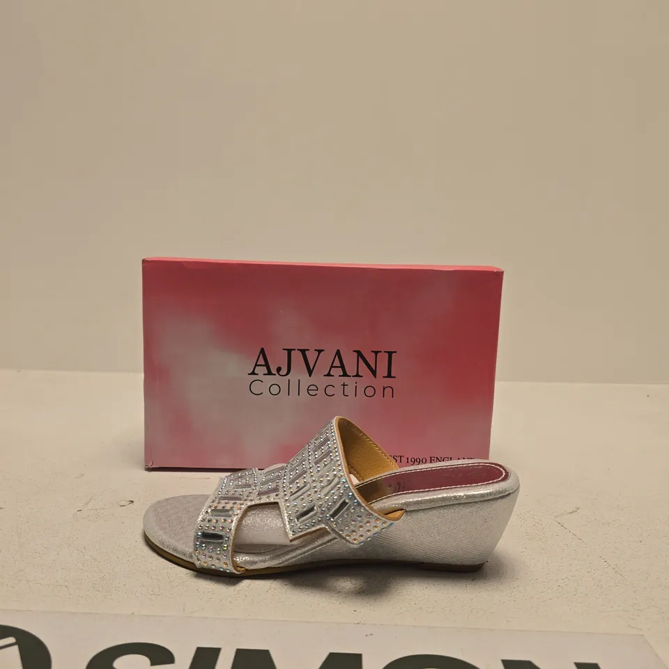 AJVANI COLLECTION SILVER EMBELLISHED SANDALS – WOMEN'S SIZE UK 5