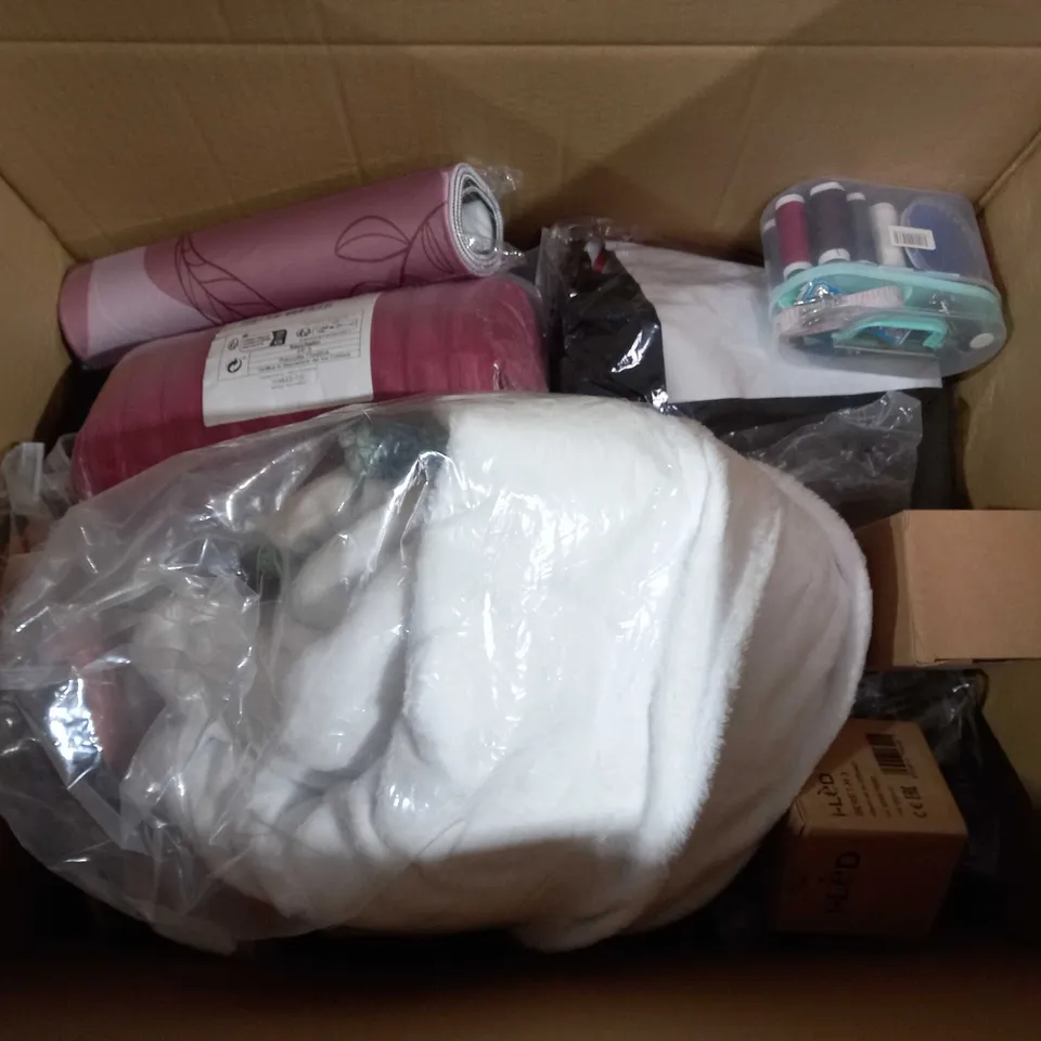 BOX OF APPROX 20 HOUSEHOLD ITEMS TO INCLUDE TABLET CASE, FUZZ REMOVER, STRESS TOY
