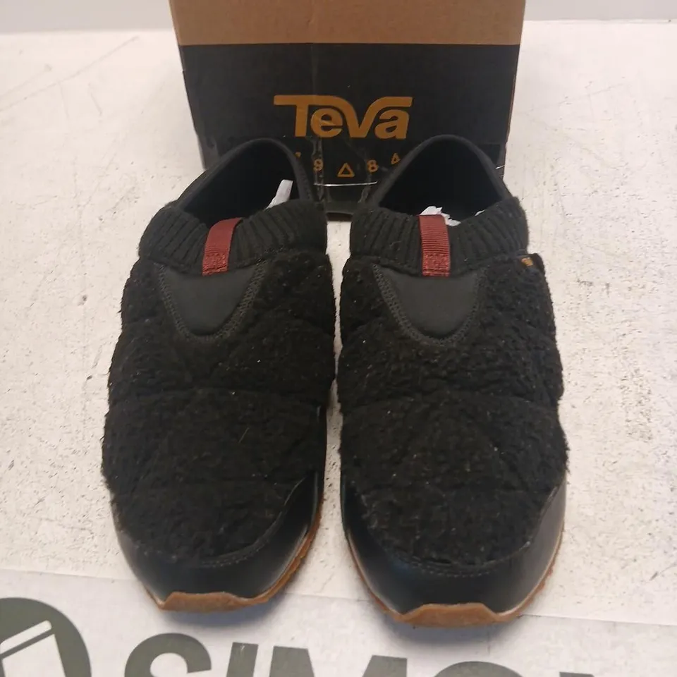 TEVA BLACK SLIP-ON SHOES – UK 9