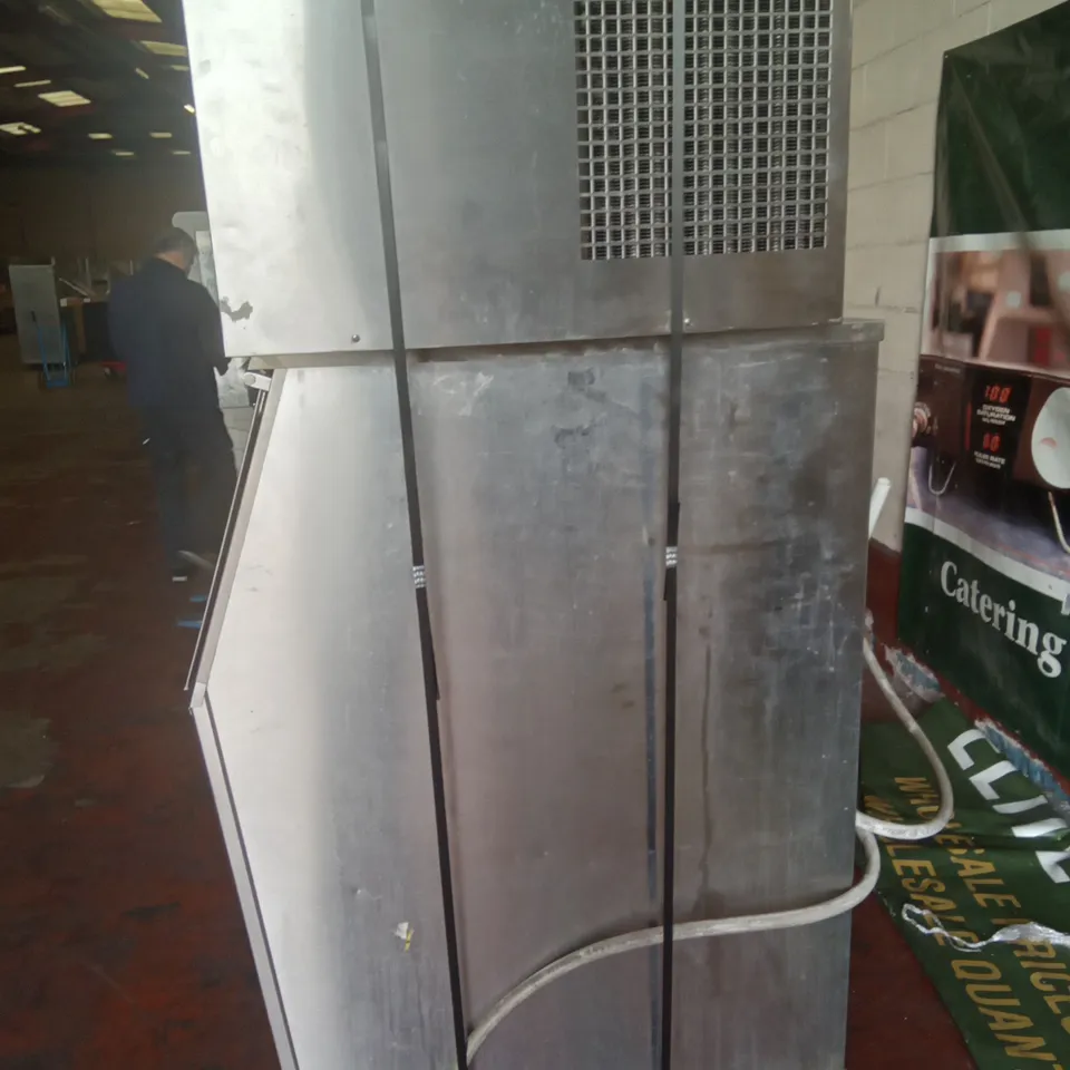 COMMERCIAL FOLLETT ICE MAKER WITH VENTILATION 