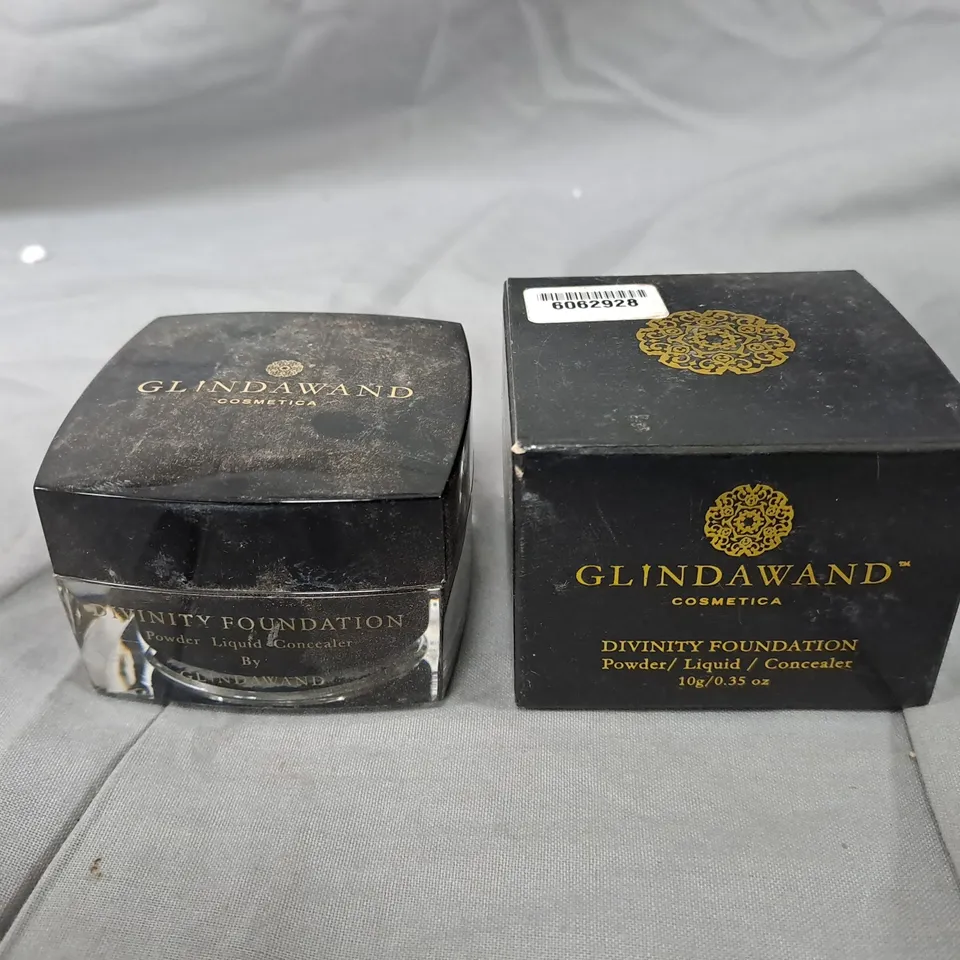 GLINDA WAND COSMETICS DIVINITY FOUNDATION POWDER - MEDITERRANEAN 
