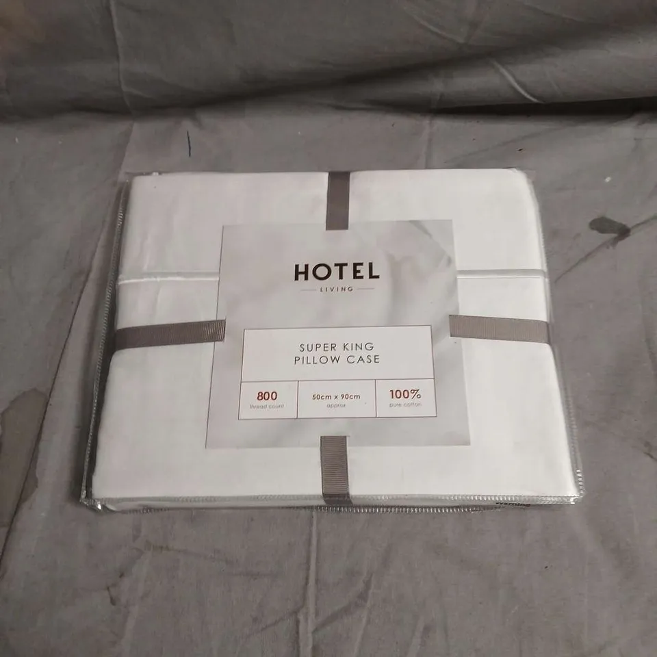 BOX OF ASSORTED HOUSEHOLD ITEMS INCLUDING TOILET SIGN , LUXURY CHRISTMAS CARDS AND HOTEL SUPER KING PILLOW CASE