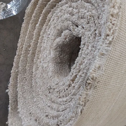 ROLL OF QUALITY ULTIMATE IMPRESSIONS FORTUNE CARPET APPROXIMATELY 5M × 6.2M