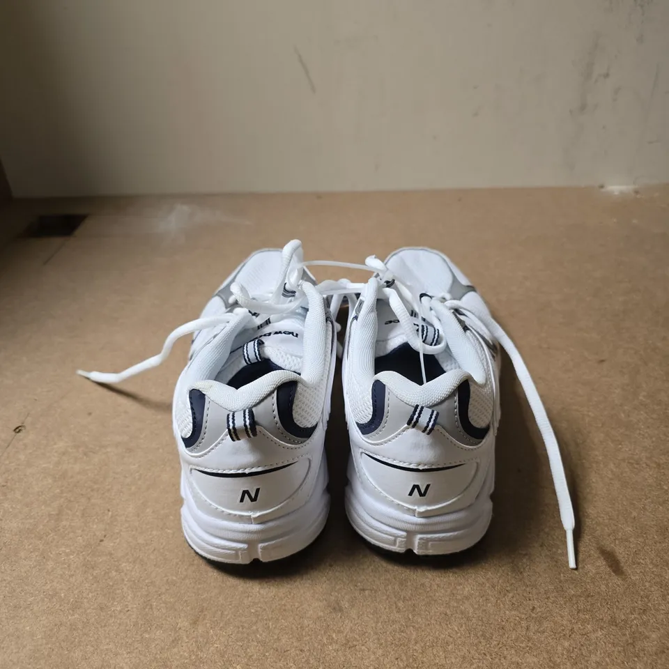 NEW BALANCE WHITE TRAINERS WITH NAVY ACCENTS - UK SIZE 9