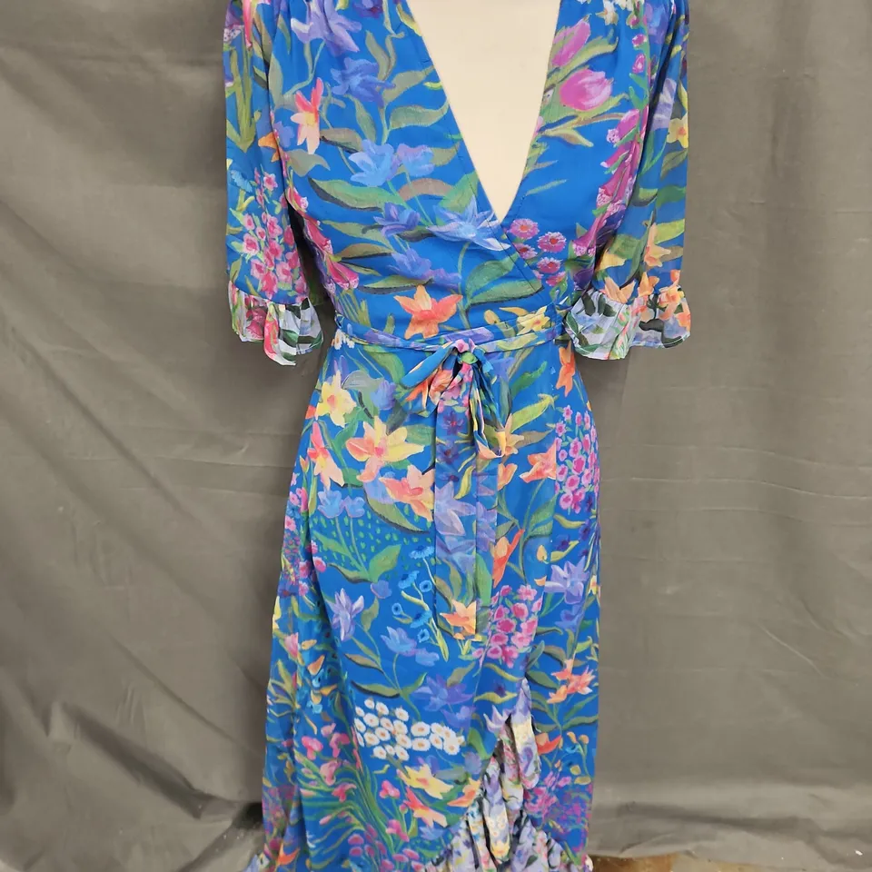 HOPE & IVY FRILL SLEEVE MAXI DRESS WITH TIE IN BLUE MULTI SIZE 6