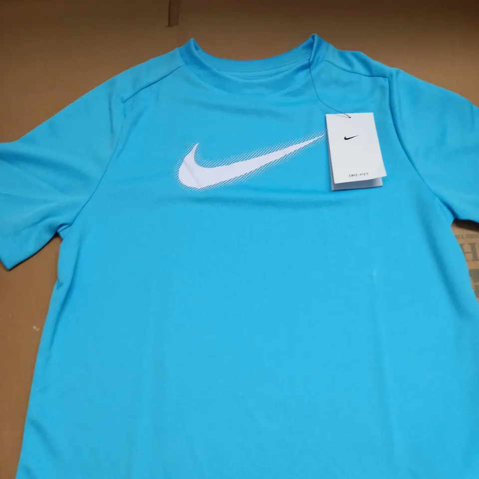 NIKE LOGO T-SHIRT SIZE L