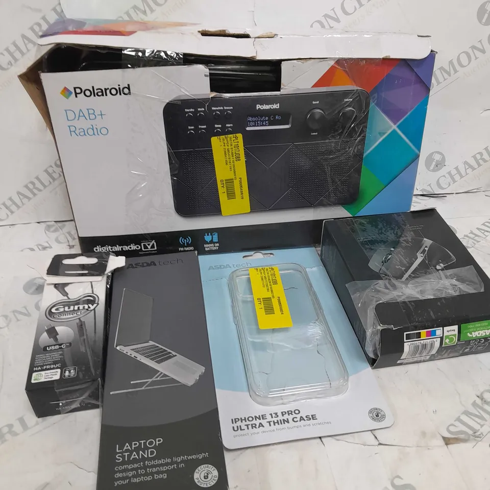 BOX OF APPROXIMATELY 15 ASSORTED ITEMS TO INCLUDE RADIO, LAPTOP STAND, EARPHONES ETC