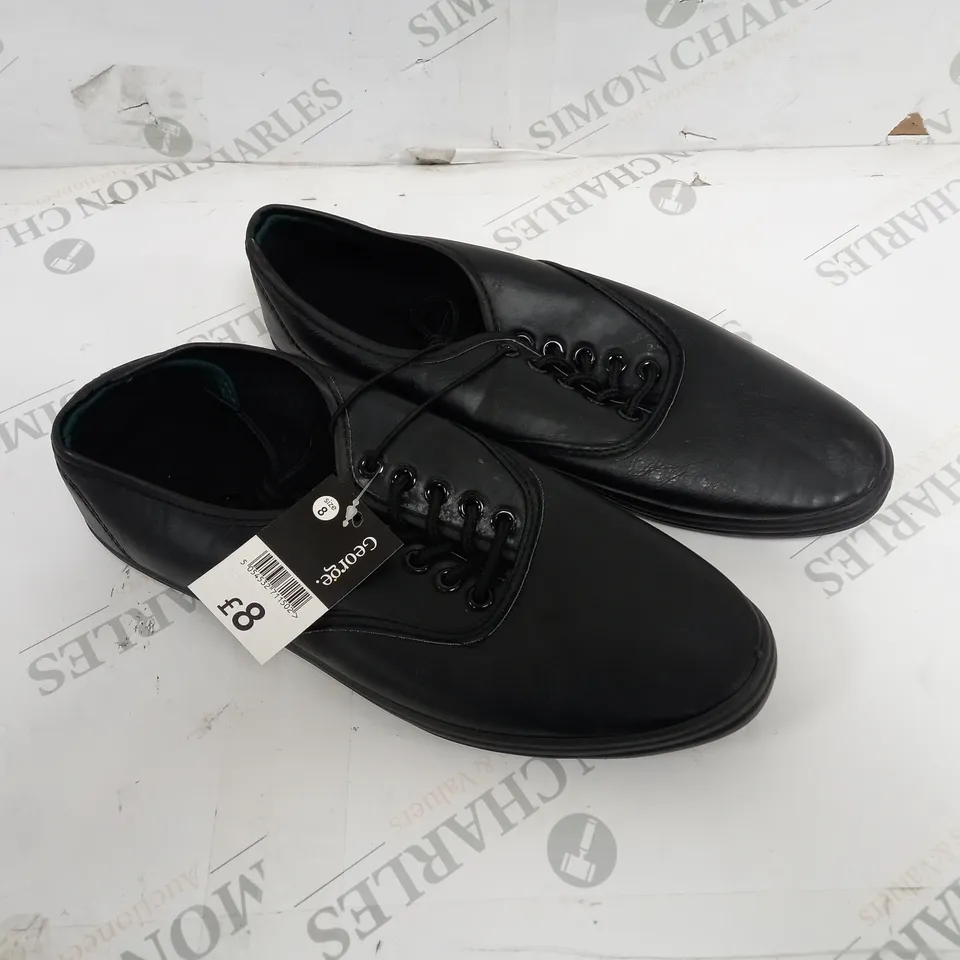 APPROXIMATELY 10 PAIRS OF GEORGE FLAT SHOES IN BLACK SIZE 8