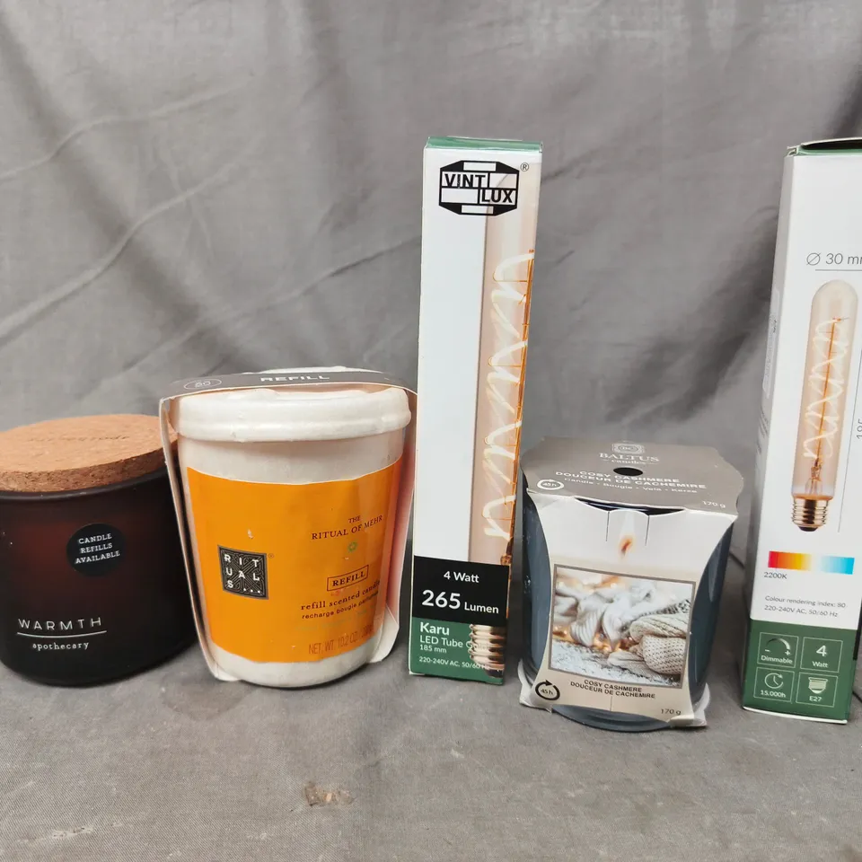 APPROXIMATELY 12 ASSORTED HOUSEHOLD ITEMS TO INCLUDE SCENTED CANDLES & WAX MELTS