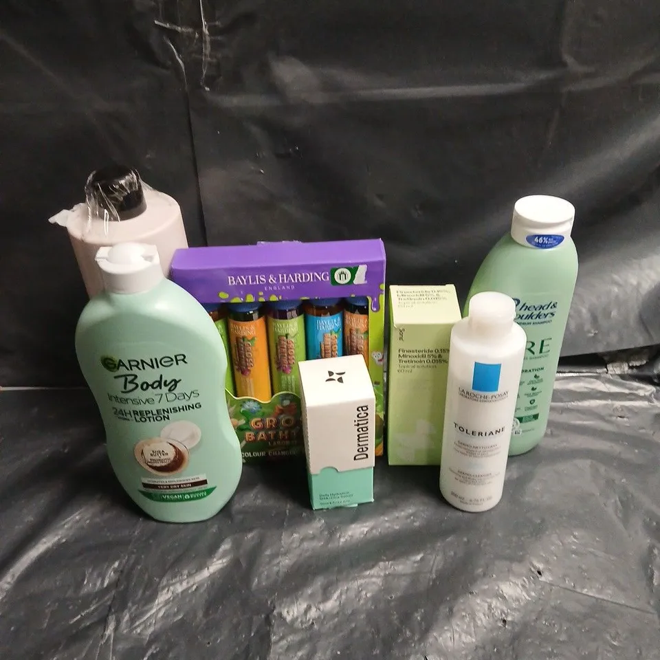 APPROXIMATEY 20 ASSORTED HEALTH AND BEAUTY PRODUCTS TO INCLUDE - DERMATICA 5HA+CICA SERUM - SONS TOPICAL SOLUTION - DECODE CLEAN BALM - ETC