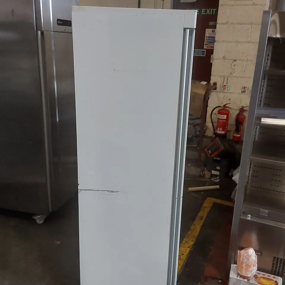 GRAM K 410 LH C 6W COMMERCIAL UPRIGHT TEMPERATURE CONTROLLED FOOD STORAGE CABINET