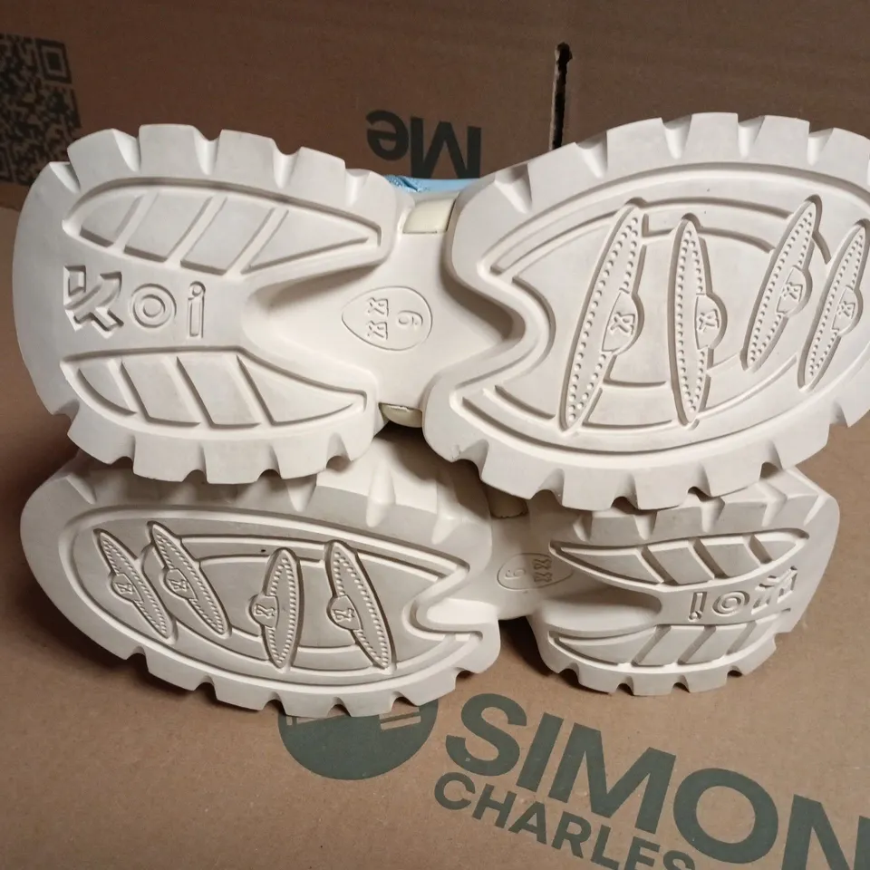 BOXED KOI MY BLUE MELODY VILUN PLATFORM BOOTS – UK SIZE 6