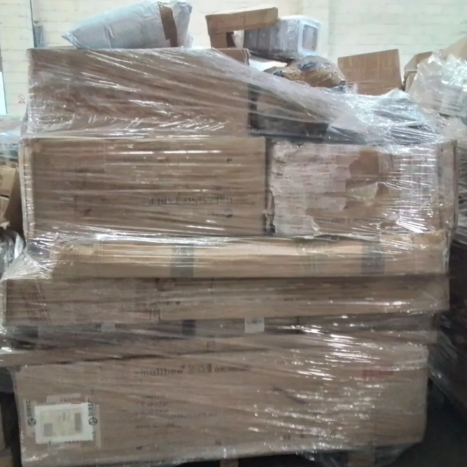 PALLET OF ELECTRICAL ITEMS AND HOUSEHOLD GOODS TO INCLUDE;DRESSING TABLE,PILLOWS,ROOM DIVERDER