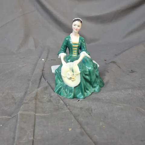 DOULTON & CO PORCELAIN FIGURINE – 'A LADY FROM WILLIAMSBURG', SEATED IN GREEN GOWN