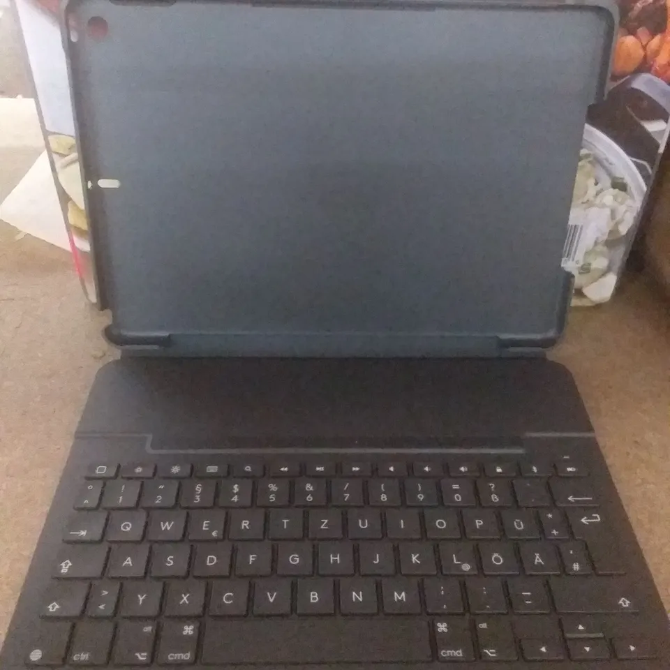 BOXED IPAD SLIM FOLIO BLUETOOTH KEYPAD CASE