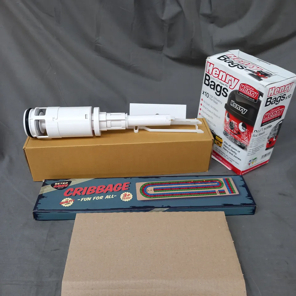 BOX OF APPROXIMATELY 5 ASSORTED HOUSEHOLD ITEMS TO INCLUDE CRIBBAGE BOARD GAME, HENRY HOOVER BAGS AND FLUSHING VALVE SET ETC