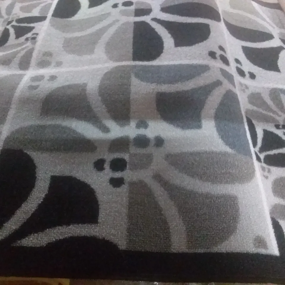 ANNETRAUDE HOOKED GREY RUG 180X65CM