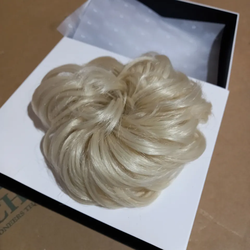 EASILOCKS ELASTICTED SCRUNCHIE ICE BLONDE