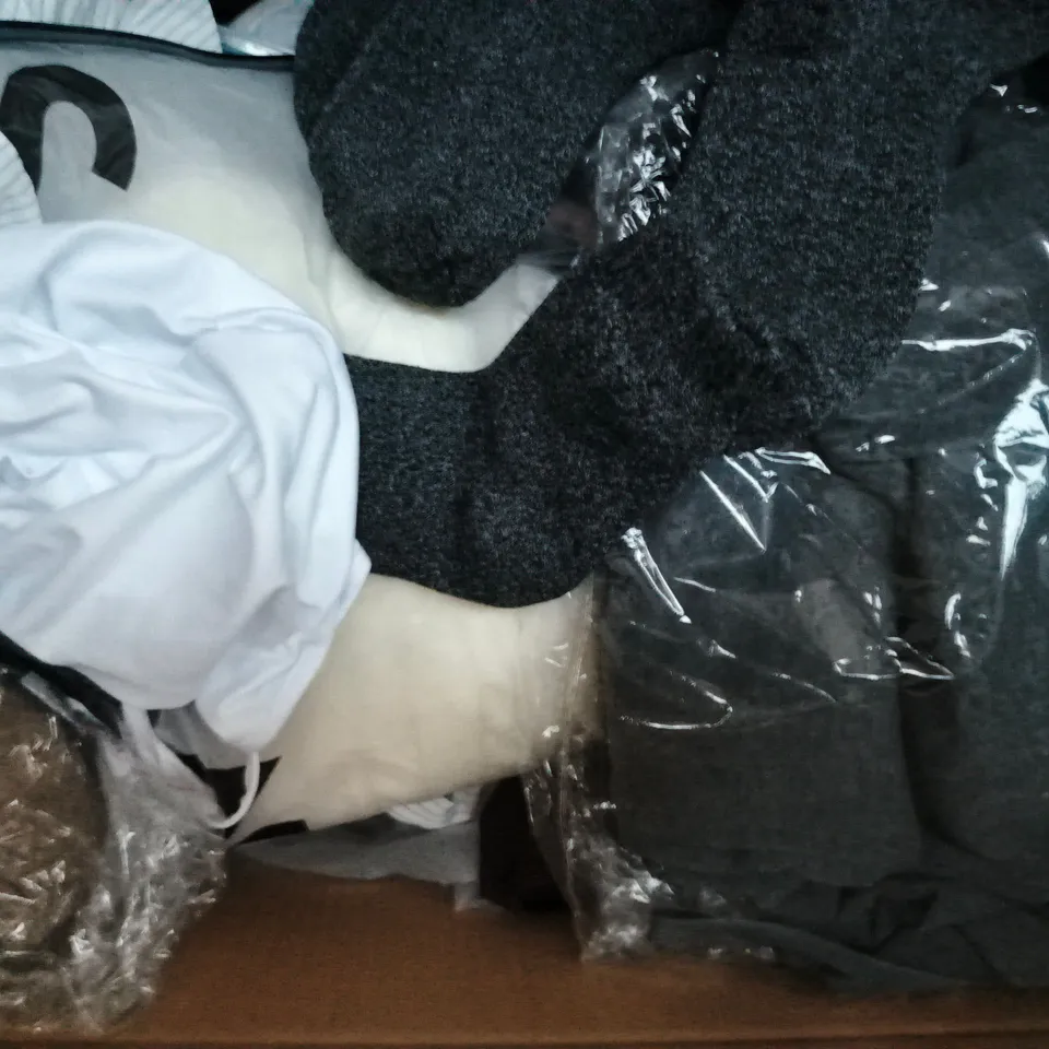 APPROXIMATELY 20 ASSORTED CLOTHING AND FASHION PRODUCTS IN VARIOUS STYLES AND SIZES - COLLECTION ONLY