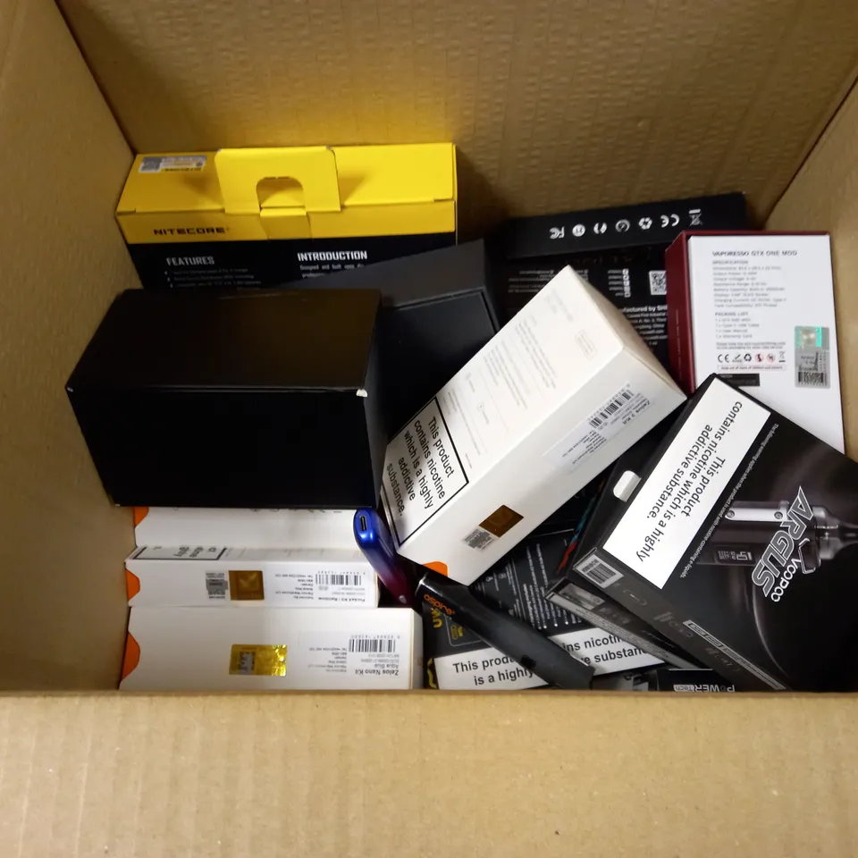 BOX OF APPROXMATELY 25 E-CIGARETTES AND LIQUIDS TO INCLUDE VOOPOO ARGUS, ASPIRE ZELOS 3 KIT, VAPORESSO, ETC