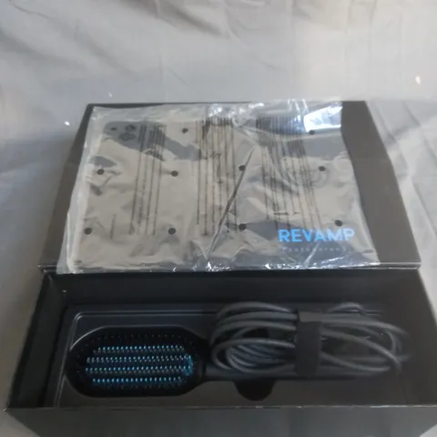 BOXED REVAMP PROGLOSS DEEPFORM BRUSH