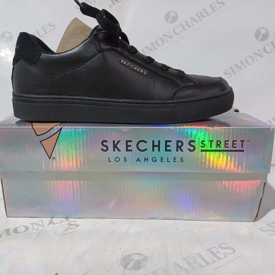 BOXED PAIR OF SKECHERS LEATHER TRAINERS IN BLACK SIZE 4.5