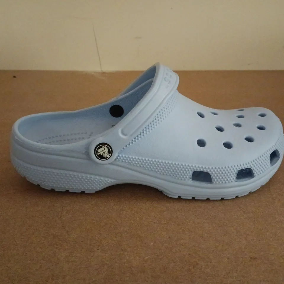 UNBOXED PAIR OF CROCS CLASSICS IN LIGHT BLUE - UK M8/W9
