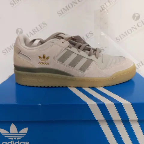 BOXED ADIDAS FORUM LOW CL - UK 10 1/2