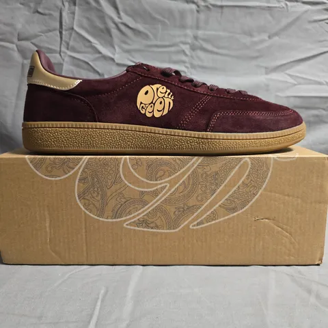 BOXED PAIR OF PRETTY GREEN LACE UP SHOES IN DEEP MAROON/GOLD SIZE UK 12