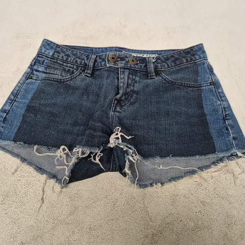DKNY JEANS DENIM SHORTS – WOMEN'S, FRAYED HEM