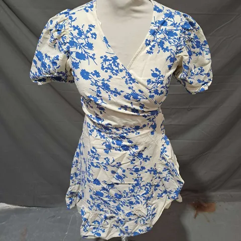 BRAVE SOUL WRAP TIE RUFFLE MINI DRESS IN CREAM/BLUE FLORAL SIZE XS
