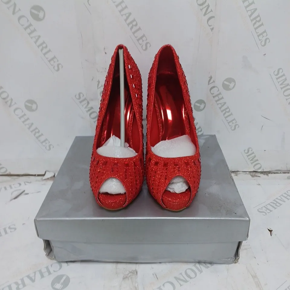 LOT OF 9 PAIRS OF OCCASIONS BY CASANDRA HIGH HEELED SHOES