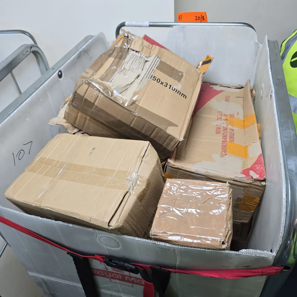 CAGE CONTAINING LARGE AMOUNT OF ITEMS TO INCLUDE: PORTABLE COOLING AND HEATING UNIT