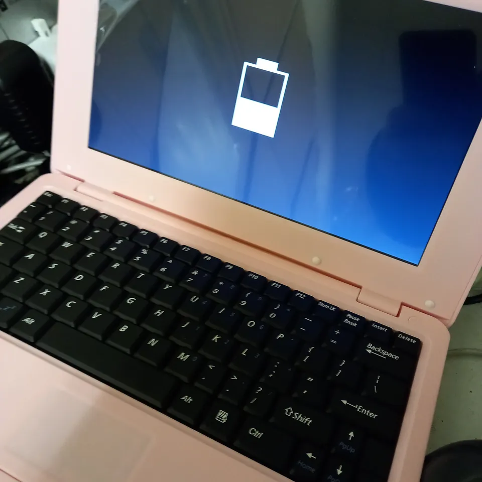 G-ANICA NOTEBOOK 10.1" SCREEN, PINK, MOUSE, MOUSEMAT, EARPHONES, CASE INCLUDED 