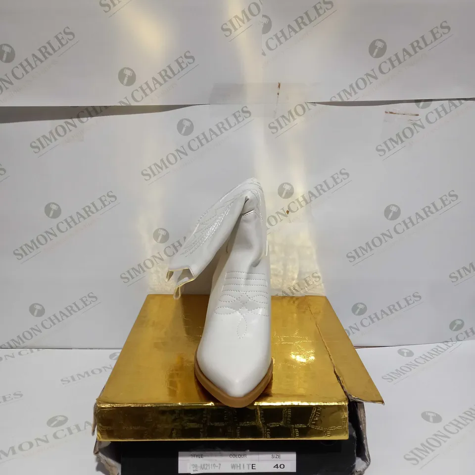 TULIPANO CARRIE BOOTS WHITE - EU 40