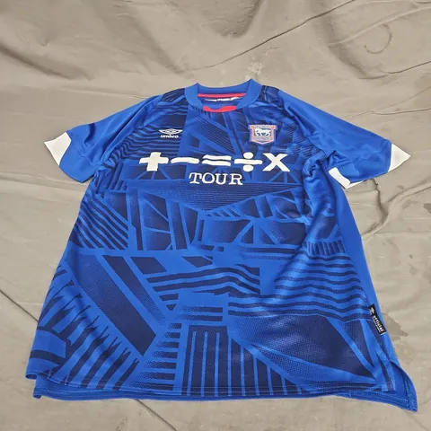 UMBRO IPSWICH TOWN FC JERSEY IN BLUE SIZE L