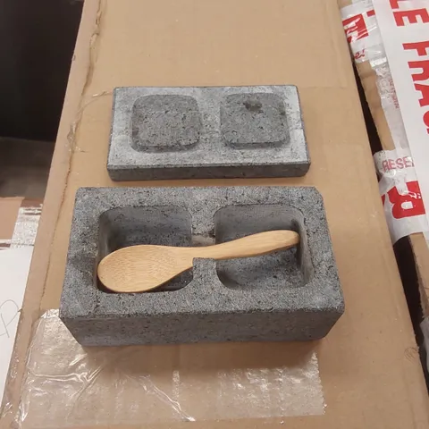 BOXED GRANITE SALT & PEPPER PINCH POT