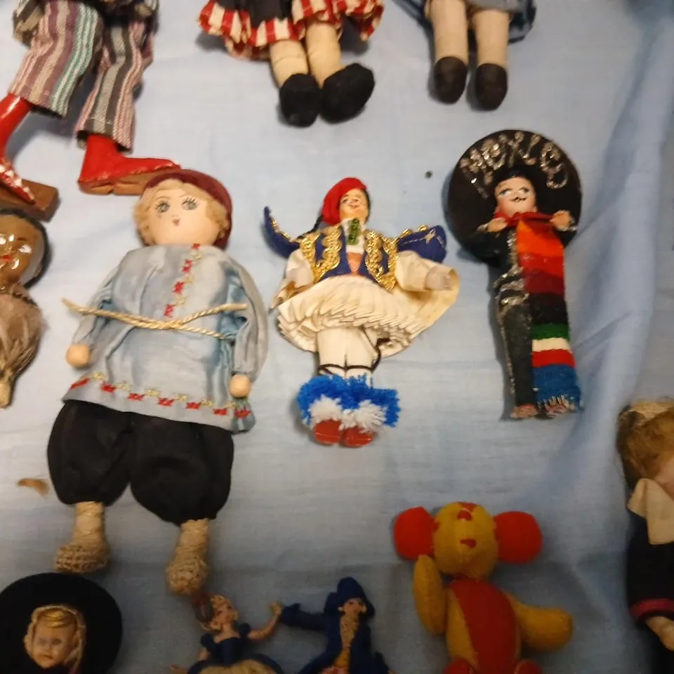 ASSORTED VINTAGE CLOTH DOLLS & PUPPETS – MIXED LOT (20+ PIECES)