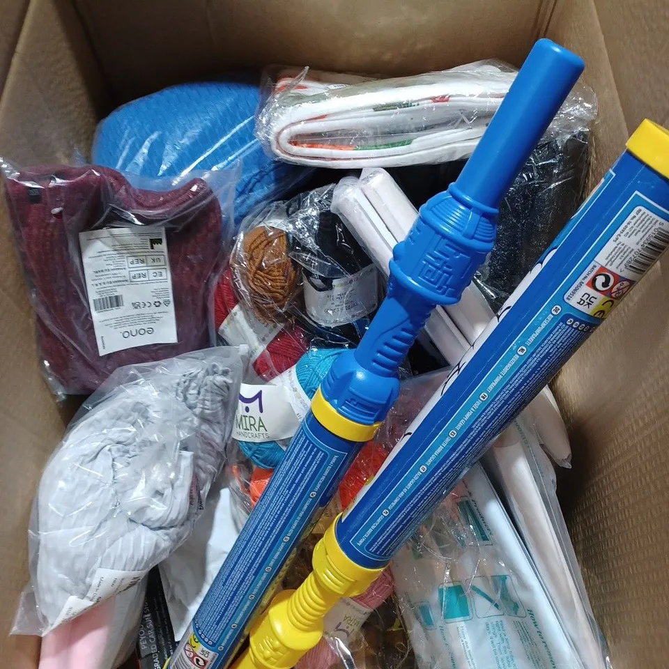 BOX OF APPROXIMATELY 20 ASSORTED HOMEWARE PRODUCTS TO INCLUDE HIGH VISIBILITY VESTS, PORTABLE FAN, FASTA PASTA MAKER ETC