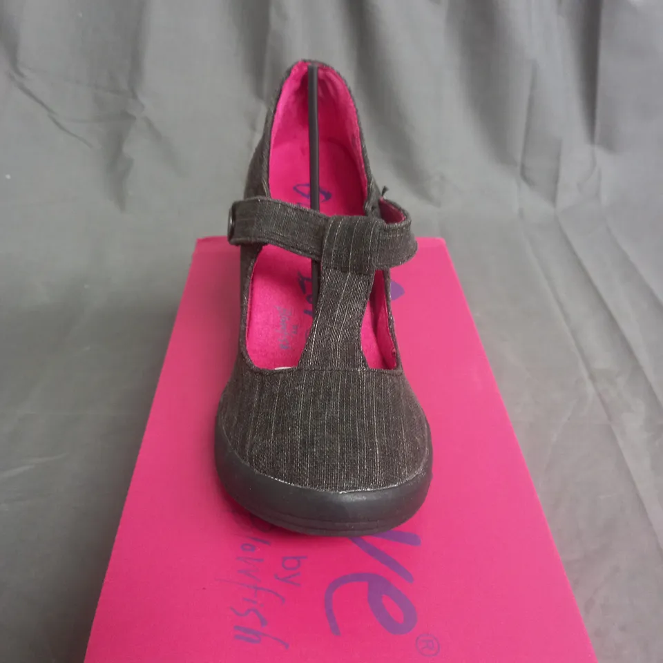 BOX OF APPROXIMATELY 7 BLACK  GUPPY LOVE BY BLOWFISH SHOES IN VARIOUS SIZES 