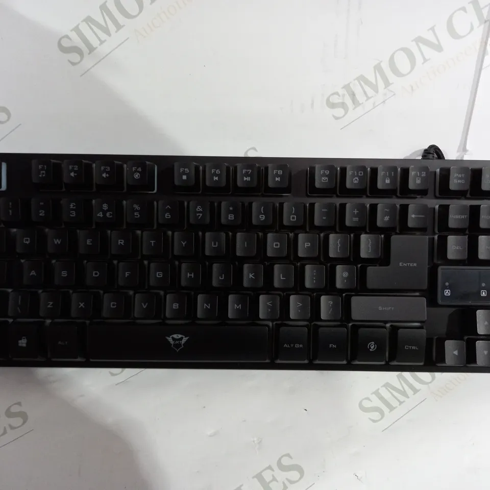 TRUST THADO PC GAMING KEYBOARD