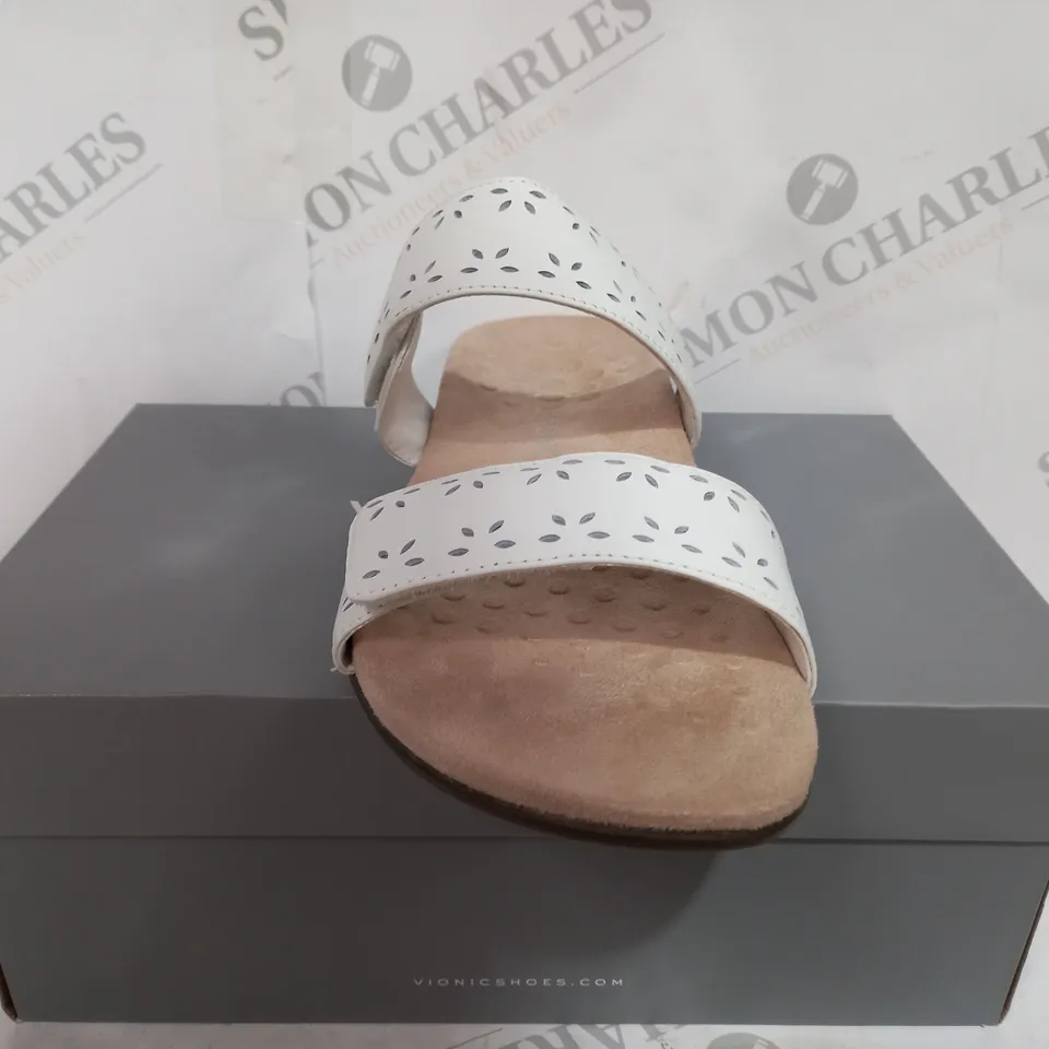 BOXED VIONIC BLACK REST SANDALS IN BLACK - WOMENS 6