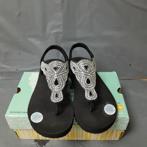 CALI FROM SKECHERS PEARL SANDALS BLACK SIZE 4