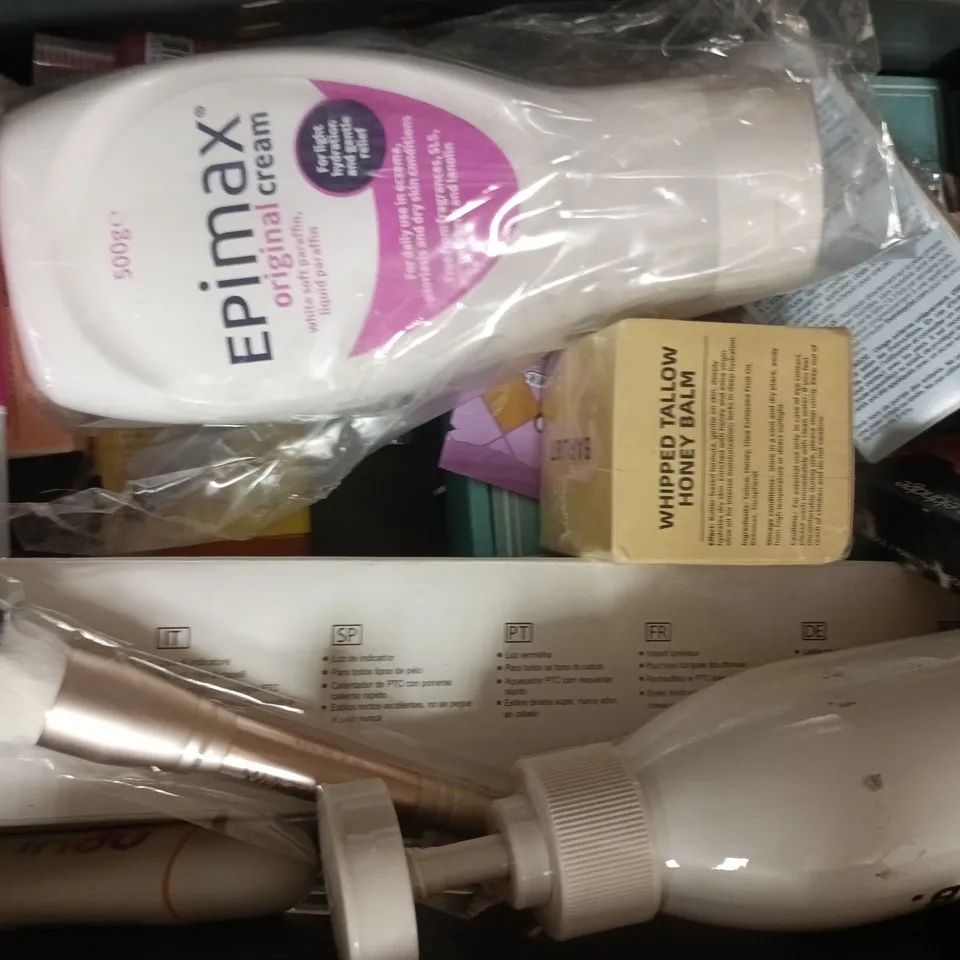APPROXIMATELY 15 ASSORTED COSMETIC ITEMS TO INCLUDE UK BROW, WELSUNDE, PAULA'S CHOICE, ETC - COLLECTION ONLY