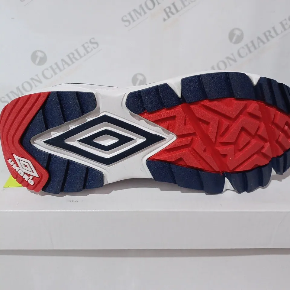 BOXED UMBRO NEPTUNE WOMANS TRAINERS - 8