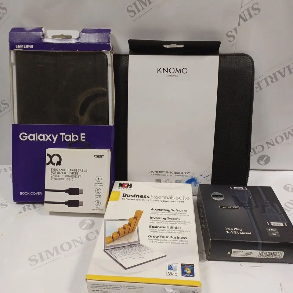 BOX OF APPROXIMATELY 20 ASSORTED ITEMS TO INCLUDE MACBOOK SLEEVE, TECHLINK, GALAXY TAB E COVER ETC