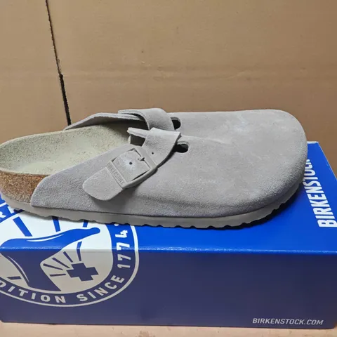 BOXED BIRKENSTOCK BOSTON BS GREY TAUPE – UK 5.5 (EU 39) UNISEX SLIP-ON CLOGS